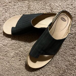NWOT Black and Tan Dr. Scholl’s Sandals